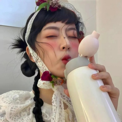 狠狠心动！小众气质女头精选🥰 女生头像 第8张