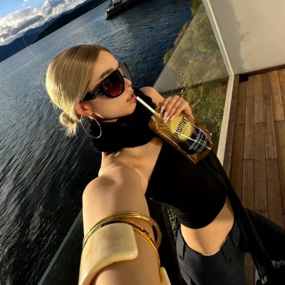 氛围感拉满的真人女头精选 女生头像 第3张