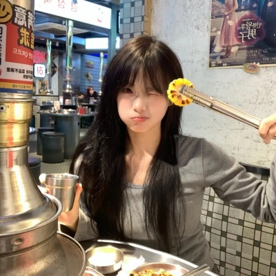 被问爆的ins风真人女头 女生头像 第1张