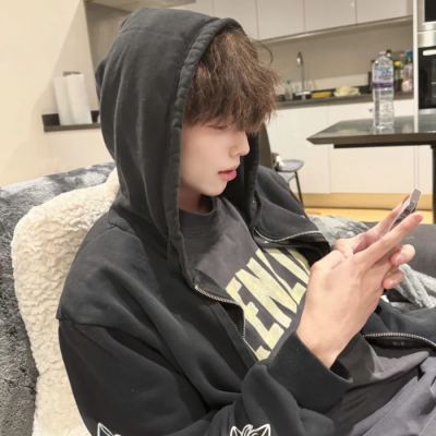 小众宝藏！ins风氛围感男生头像精选 男生头像 第1张