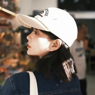 超绝!小众戴帽子女生头像来袭 女生头像 第7张 超绝!小众戴帽子女生头像来袭 女生头像 第7张
