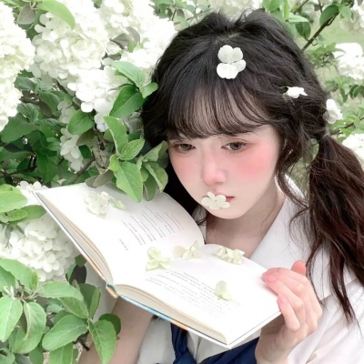春日绣球花下的绝美女生头像 女生头像 第9张
