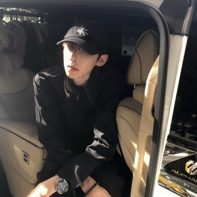 帅哭😭 这组ins氛围超酷个性男生头像绝了 男生头像 第6张 帅哭😭 这组ins氛围超酷个性男生头像绝了 男生头像 第6张