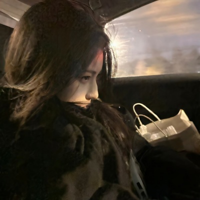 大爱的ins风女头来啦 女生头像 第3张