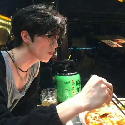宝藏发现✨高质量ins风干净帅气男生头像来袭 男生头像 第4张 宝藏发现✨高质量ins风干净帅气男生头像来袭 男生头像 第4张