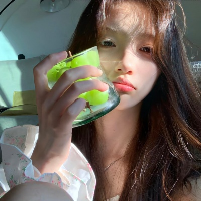 大爱的ins风女头来啦 女生头像 第5张
