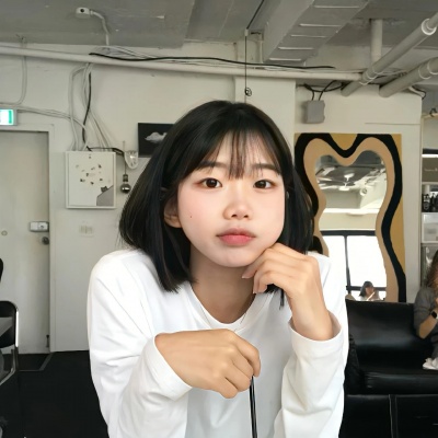 爱住了！浅色系ins风女生头像来袭🥰 女生头像 第8张