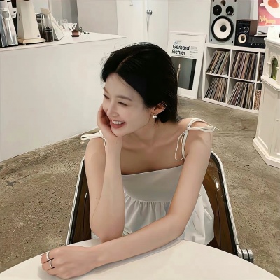 爱住了！浅色系ins风女生头像来袭🥰 女生头像 第3张