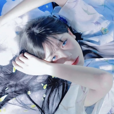 小众高级!ins蓝韵感滤镜女生头像 质感爆棚合集 女生头像 第5张 小众高级!ins蓝韵感滤镜女生头像 质感爆棚合集 女生头像 第5张