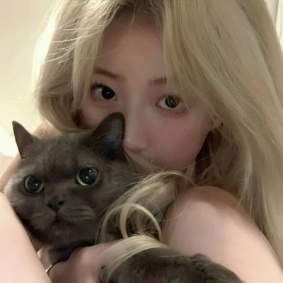 萌化啦！软fufu猫咪搭配甜妹的可爱抱猫女头来啦 女生头像 第9张