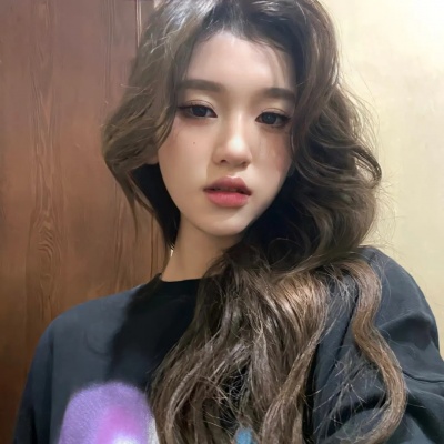 小众明媚气质女头分享｜清新治愈风，适配各种社交账号 女生头像 第5张