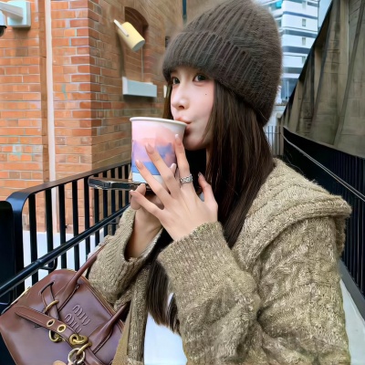 ins高级感松弛女生头像，氛围感拉满的慵懒风 女生头像 第2张