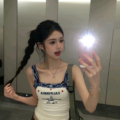 被惊艳到！个性小众的ins风高冷女生头像来袭 女生头像 第4张