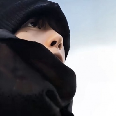 小众感拉满的一左一右情侣真人情头 情侣头像 第7张