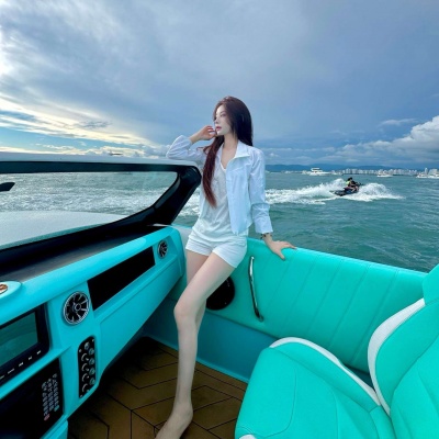 Ins贵气千金女头推荐,大小姐氛围感拉满 女生头像 第6张 Ins贵气千金女头推荐,大小姐氛围感拉满 女生头像 第6张