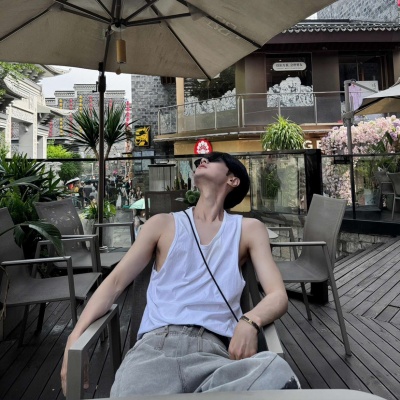 宝藏!热门ins风时尚帅气男头来袭 男生头像 第4张 宝藏!热门ins风时尚帅气男头来袭 男生头像 第4张