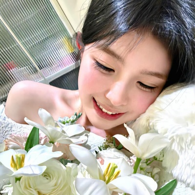 唯美氛围拉满的小众不撞款女生头像合集 女生头像 第6张 唯美氛围拉满的小众不撞款女生头像合集 女生头像 第6张