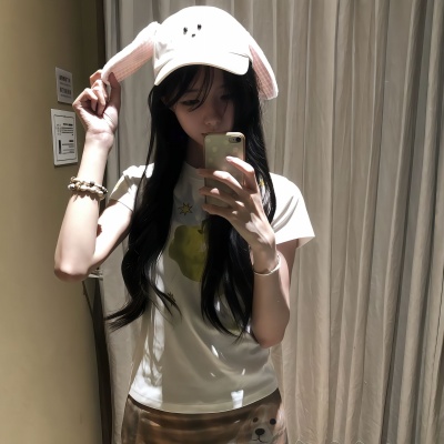 简单ins风小众女头推荐|简约高级,轻松拿捏松弛感 女生头像 第9张 简单ins风小众女头推荐|简约高级,轻松拿捏松弛感 女生头像 第9张