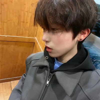 被这组青春小众男生头像拿捏了！元气少年感溢出屏幕 男生头像 第2张