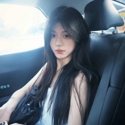 高级感拉满!坐在车内的车窗氛围感女生头像合集 女生头像 第9张 高级感拉满!坐在车内的车窗氛围感女生头像合集 女生头像 第9张