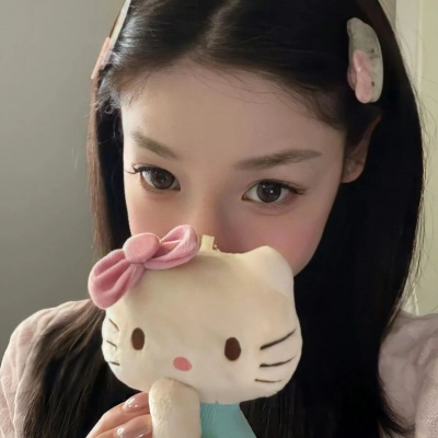 萌化啦!拿玩偶女生头像来袭,元气少女感爆棚 女生头像 第2张 萌化啦!拿玩偶女生头像来袭,元气少女感爆棚 女生头像 第2张