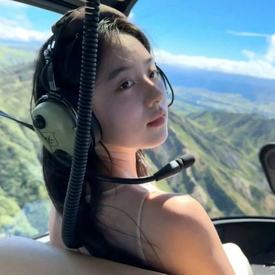 氛围感拉满！窗边高级女头合集，每一张都自带电影感 女生头像 第8张
