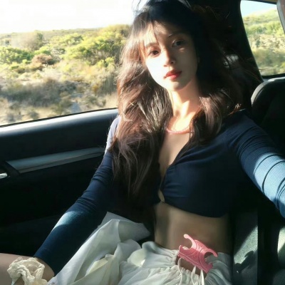 氛围感拉满！窗边高级女头合集，每一张都自带电影感 女生头像 第5张