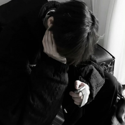 ins风小众男生头像合集|痞帅氛围感拿捏 男生头像 第8张 ins风小众男生头像合集|痞帅氛围感拿捏 男生头像 第8张