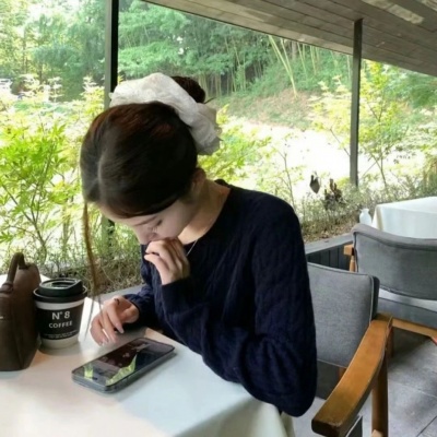 拒绝平庸！氛围感小众女头分享，每一张都有独特气质 女生头像 第10张