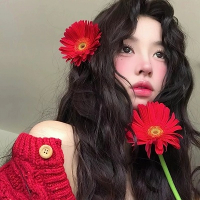 氛围感红色系女头像|小众不撞款,温柔姐姐风必备 女生头像 第4张 氛围感红色系女头像|小众不撞款,温柔姐姐风必备 女生头像 第4张