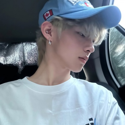 超有范儿!微信高冷帅气男头大全:告别撞头,彰显品味 男生头像 第6张 超有范儿!微信高冷帅气男头大全:告别撞头,彰显品味 男生头像 第6张