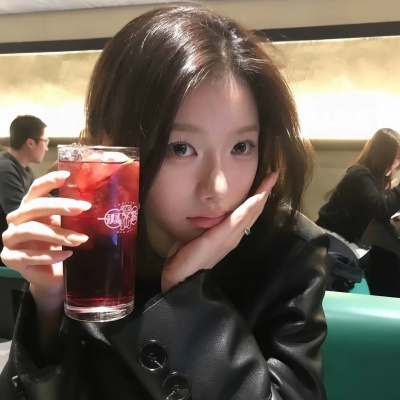 ins小众气质女头| 细腻质感,自带故事感 女生头像 第7张 ins小众气质女头| 细腻质感,自带故事感 女生头像 第7张