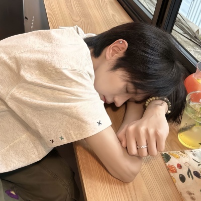高级感拉满!ins风侧脸小众男头 不撞款的清冷系 男生头像 第7张 高级感拉满!ins风侧脸小众男头 不撞款的清冷系 男生头像 第7张