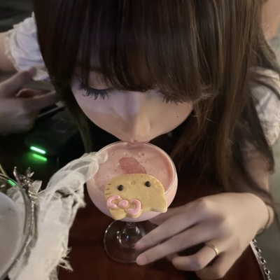 超有范儿ins个性小众女头 不撞款的独特感拉满 女生头像 第4张