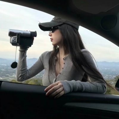 ins小众气质女头| 细腻质感,自带故事感 女生头像 第1张 ins小众气质女头| 细腻质感,自带故事感 女生头像 第1张