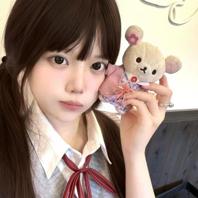 萌化啦！拿玩偶女生头像来袭，元气少女感爆棚