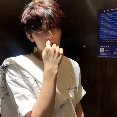 超有范儿!微信高冷帅气男头大全:告别撞头,彰显品味 男生头像 第1张 超有范儿!微信高冷帅气男头大全:告别撞头,彰显品味 男生头像 第1张