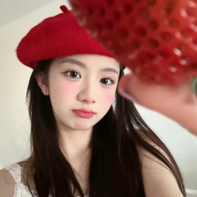 2026热门红色系氛围女生头像|小众不撞款,自带高级感滤镜 女生头像 第2张 2026热门红色系氛围女生头像|小众不撞款,自带高级感滤镜 女生头像 第2张