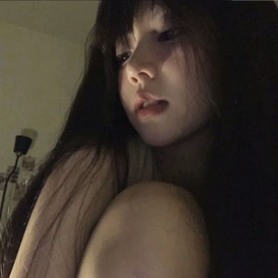 小众感拉满的一左一右情侣真人情头 情侣头像 第6张