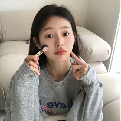 2026韩系ins风小众女头推荐,总有一款戳中你 女生头像 第4张 2026韩系ins风小众女头推荐,总有一款戳中你 女生头像 第4张