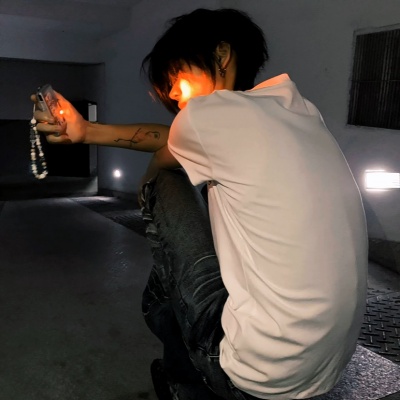 超有格调的ins小众氛围男头,氛围感拉满 男生头像 第3张 超有格调的ins小众氛围男头,氛围感拉满 男生头像 第3张