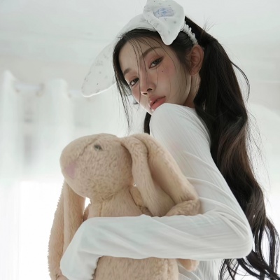被惊艳到！个性小众的ins风高冷女生头像来袭 女生头像 第8张