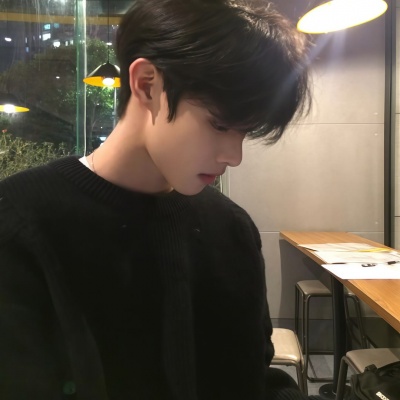 超有范儿!微信高冷帅气男头大全:告别撞头,彰显品味 男生头像 第8张 超有范儿!微信高冷帅气男头大全:告别撞头,彰显品味 男生头像 第8张