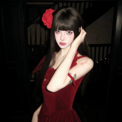 红色系高级女生头像:颜值在线,质感拉满 女生头像 第5张 红色系高级女生头像:颜值在线,质感拉满 女生头像 第5张