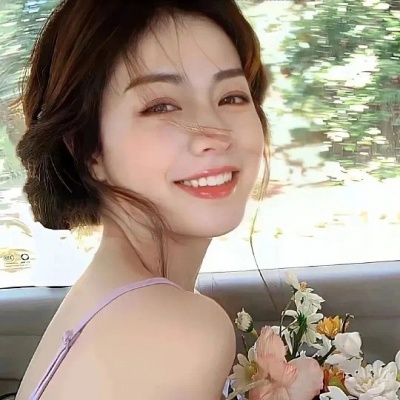 干净系𝙒𝙚𝘾𝙝𝙖𝙩头像女｜简单耐看超显气质 女生头像 第6张