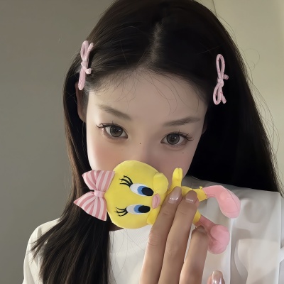 简单ins风小众女头推荐|简约高级,轻松拿捏松弛感 女生头像 第6张 简单ins风小众女头推荐|简约高级,轻松拿捏松弛感 女生头像 第6张