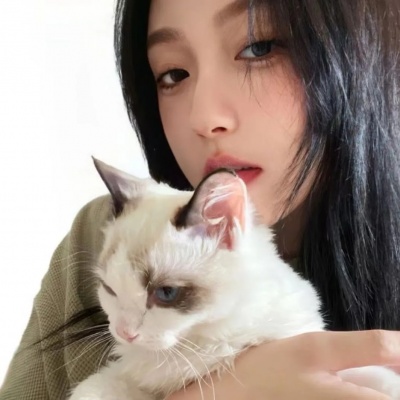 温柔系抱猫女头推荐：和猫咪贴贴的瞬间，每一张都超治愈 女生头像 第5张