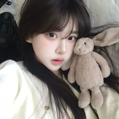 小众ins纯欲女头｜不撞款的甜欲风 女生头像 第3张