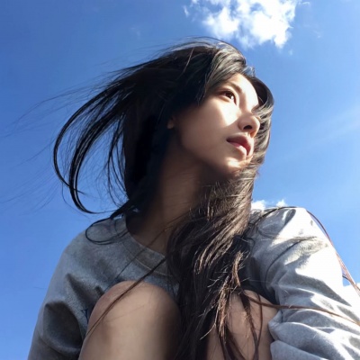 自由感蓝色女头精选!氛围感直接拉满 女生头像 第3张 自由感蓝色女头精选!氛围感直接拉满 女生头像 第3张