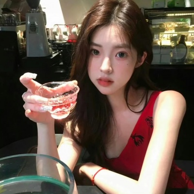 氛围感拉满!小众气质女生头像・温柔松弛感适配各社交平台 女生头像 第1张 氛围感拉满!小众气质女生头像・温柔松弛感适配各社交平台 女生头像 第1张